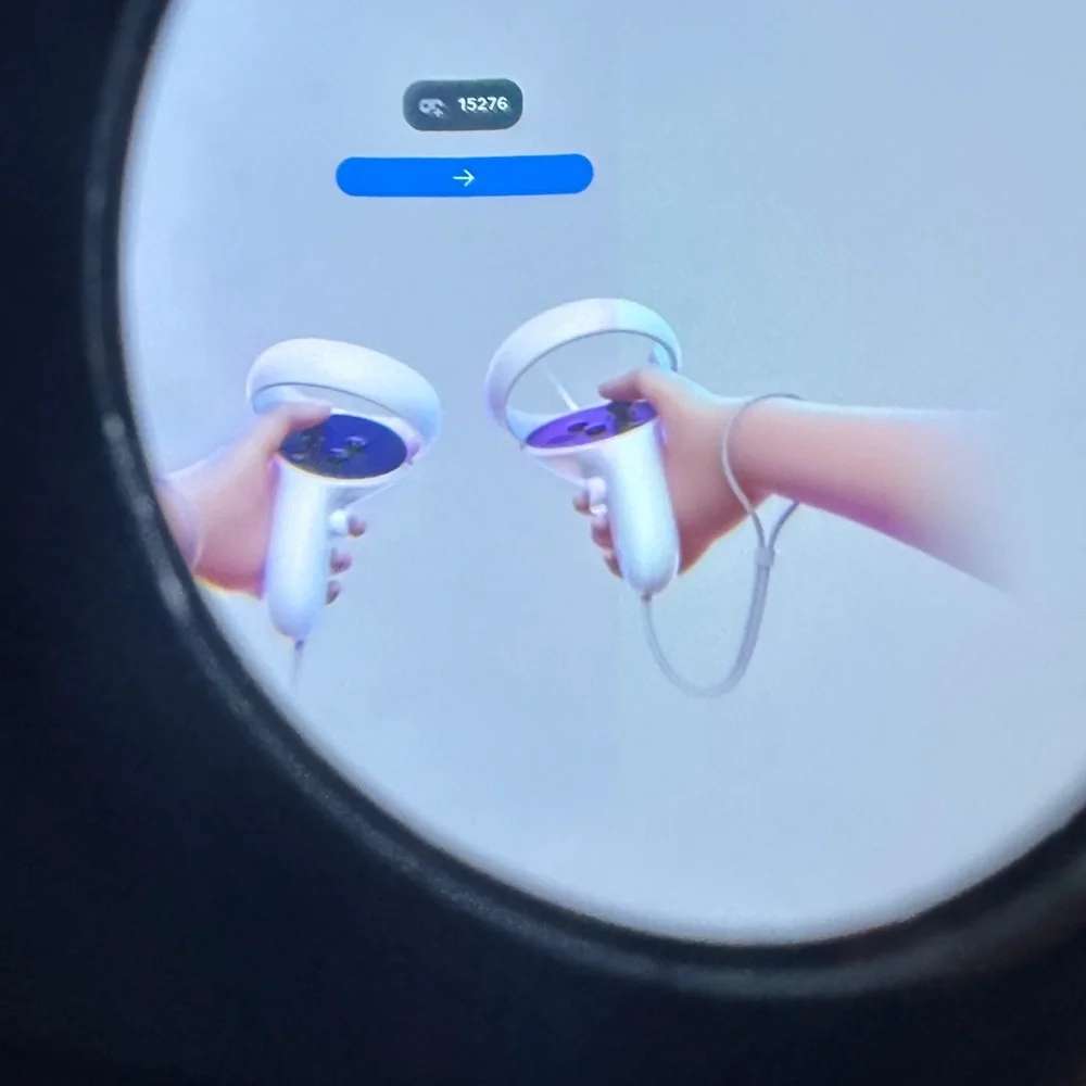 Meta Quest 2 128GB VR Headset White, Excellent Condition No charger Included